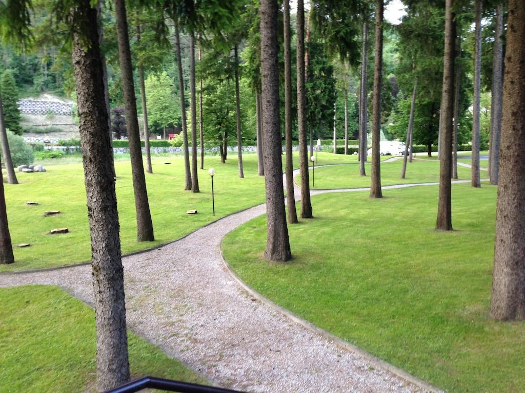 Appartement Residenza Finestra Sul Parco à Comano Terme Extérieur photo